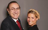 Pippo Baudo con Michelle Hunziker nei camerini del Sistina (Foto tratta da ilgiorno.it)