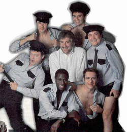 Gigi Proietti ed il cast italiano di "The Full Monty"