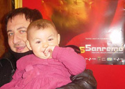 Luca Velletri e la figlia Alice (foto da www.sorrisi.com)