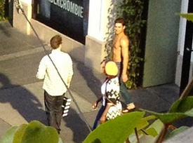 Zac Efron a torso nudo nel nuovo film Zac Efron a torso nudo nel nuovo film
