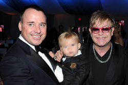 Elton John è di nuovo papà Elton John è di nuovo papà