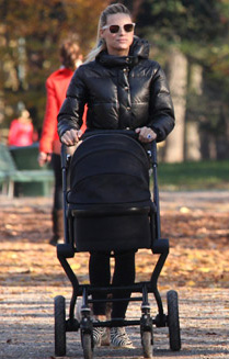 Michelle mamma con sorpresa al dito Michelle mamma con sorpresa al dito