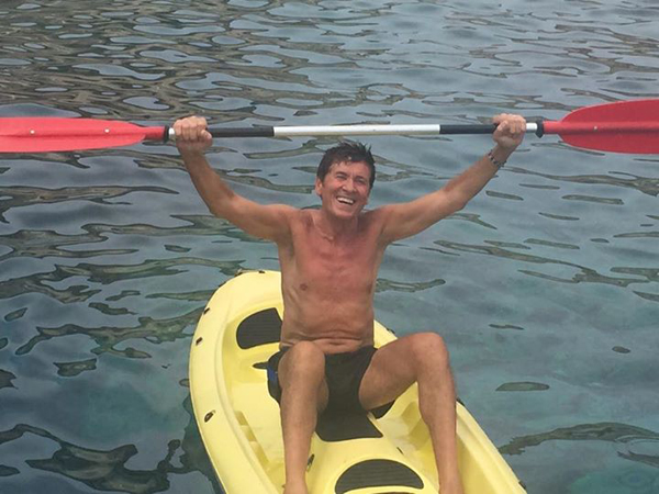 Morandi: foto in canoa e l'ironia dei fan Morandi: foto in canoa e l'ironia dei fan