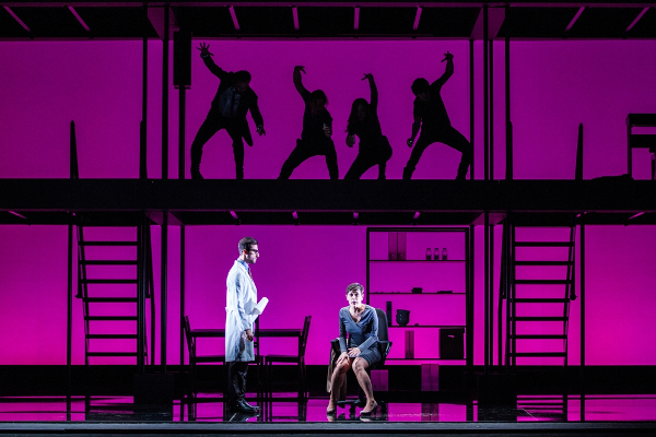 Una foto di scena Una foto di scena