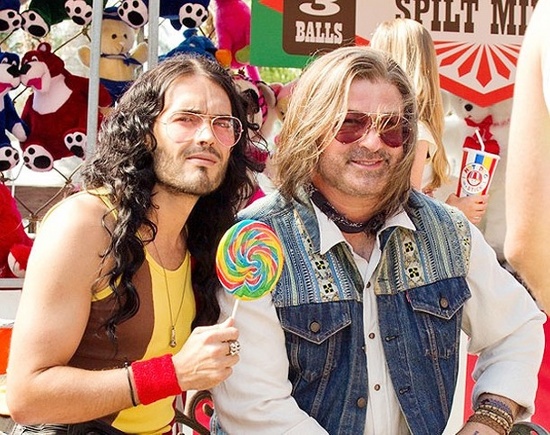 Russel Brand e Alec Baldwin sul set di "Rock of Ages"