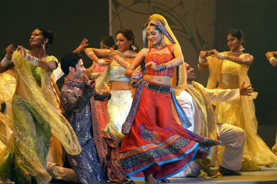 Una foto di scena da "Bharati"