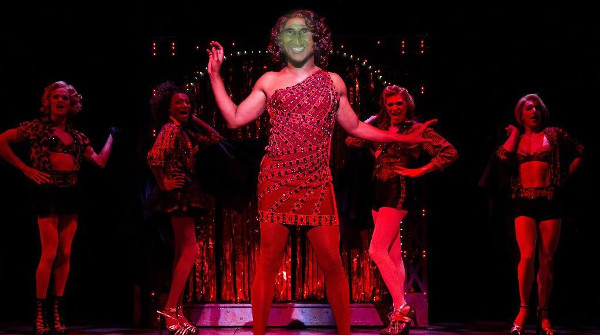 Carlo Conti sarà Lola nel musical Kinky Boots