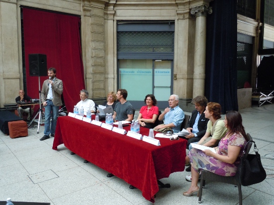 La conferenza stampa del Teatro della Luna presso la Galleria Meravigli di Milano