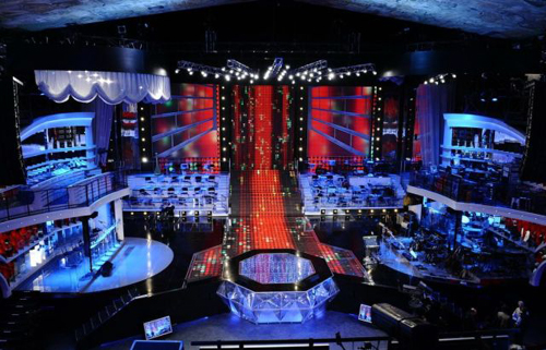 La scenografia del Teatro Ariston di Sanremo, creata da Gaetano Castelli