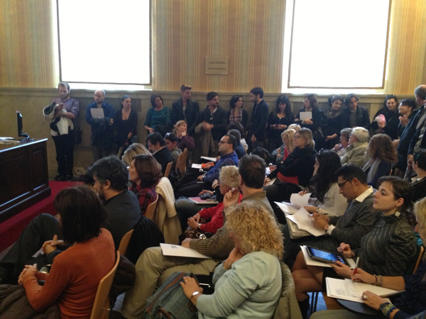 Parte del pubblico presente alla conferenza stampa del Teatro della Luna a Palazzo Marino