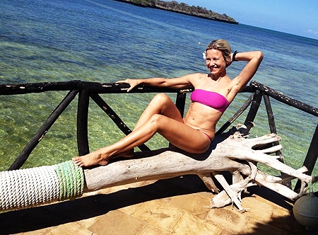 La Elia in bikini in Kenya La Elia in bikini in Kenya
