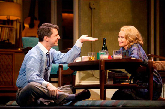 Una foto di scena da "Promises, Promises" Una foto di scena da "Promises, Promises"