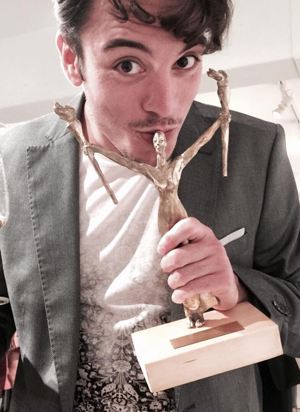 Giuseppe Verzicco con il premio Persefone Giuseppe Verzicco con il premio Persefone
